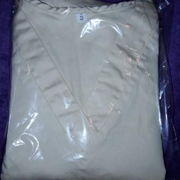 Cream Color Scrub Top Small - Picture 2 of 5